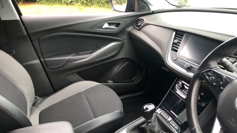 Vauxhall Grandland X 1.2 Turbo SRi Nav 5dr Petrol Hatchback